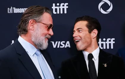 Los actores Russell Crowe y Rami Malek encarnan a Hermann Goering y a Douglas Kelley en la cinta Núremberg