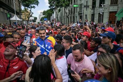 Los actos de campaña de Maduro también movilizan a los votantes en las calles.
