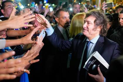 Los actos de campaña están prohibidos desde el viernes a las 8 de la mañana (AP Foto/Natacha Pisarenko)