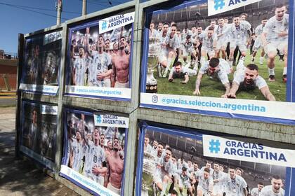 Los afiches que reciben a la selección, en la ciudad de San Juan