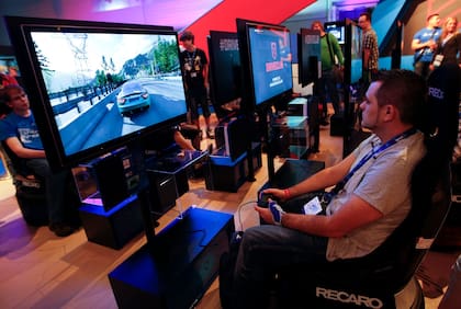 Los aficionados a los videojuegos esperaron entre siete y ocho años para que Microsoft y Sony renovaran sus plataformas Xbox y PlayStation