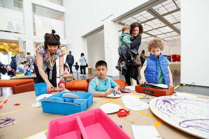 Los aficionados al arte contemporáneo podrán visitar el Museo de Arte Contemporáneo de Chicago sin costo todos los martes (Imagen de visit.mcachicago.org)