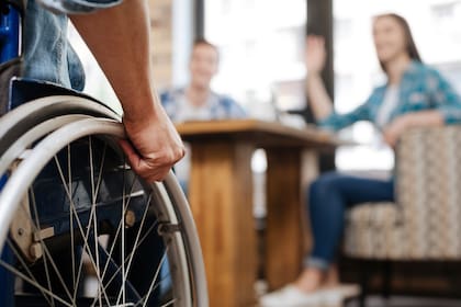 Los afiliados a PAMI pueden tramitar el acceso a una silla de ruedas