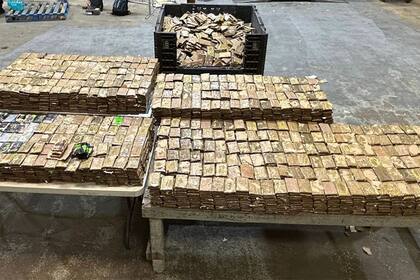 Los agentes de la CBP confiscaron alrededor de 1 kilo de metanfetamina y 3,42 kilos de heroína