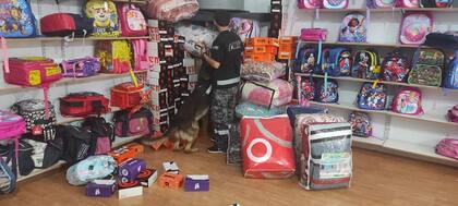 Los agentes de AFIP allanaron distintos locales de ropa en el conurbano, Once y Entre Ríos