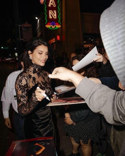 Los agentes de Eva De Dominici aclararon que "la actriz fue al hotel a celebrar el cumpleaños de la hija de Craig Cross", integrante de la banda de Kravitz