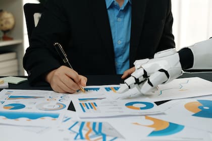 Los agentes de IA son la tendencia de este año, herramientas que pueden ejecutar tareas, no solo generar texto