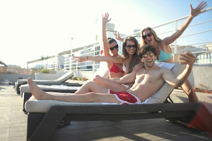 Los agentes de la Administración de Seguridad en el Transporte (TSA), aunque catalogados como empleados esenciales, trabajan sin percibir salario debido a que la financiación del DHS expiró a mediados de febrero