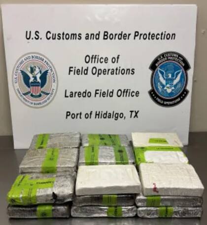 Los agentes de la CBP detuvieron a un conductor que intentó ingresar a Estados Unidos con 26 paquetes de presunta cocaína ocultos dentro del vehículo