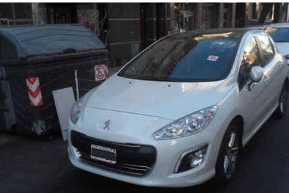 Los agentes de tránsito comenzaron con la campaña de concientización; desde la semana próxima harán multas a los autos mal estacionados