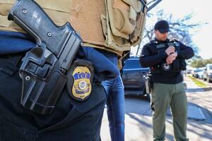 Los agentes del ICE realizan múltiples operativos en todo Estados Unidos