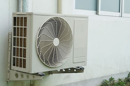 Los aires acondicionados frío calor son una alternativa para calefaccionar ambientes grandes