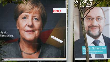 Los alemanes votan en unas elecciones que confirmarían a Merkel 16 años en el poder