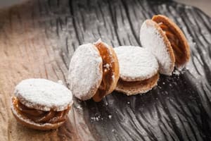 La receta súper fácil para preparar riquísimos alfajores de coco y limón