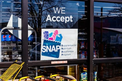 Los alimentos del SNAP incluyen pollo rostizado y charcutería