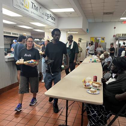 Los alimentos están disponibles para las personas que viven en situación de vulnerabilidad (Facebook/Farm Share)