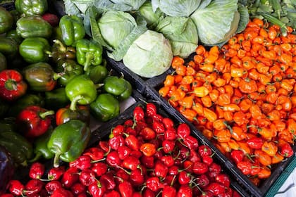 Los alimentos para combatir el resfriado contienen vitamina C y otros nutrientes