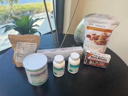 Los alimentos que consume Yoselin no son fáciles de conseguir, pero son indispensables para que su organismo funcione apropiadamente