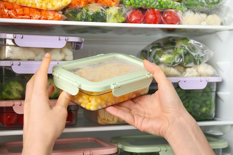 Los alimentos que nunca hay que guardar en un recipiente plástico