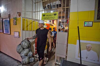 Encabezados por Sonny Williams, los All Blacks se preparan para jugar rugby con los espartanos