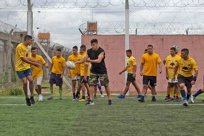 Los All Blacks y los Espartanos compartieron un entrenamiento en el Penal San Martín