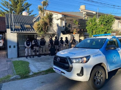 Los allanamientos fueron realizados por personal de la Prefectura