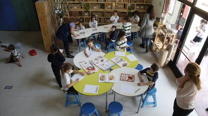 Los alumnos aprenden sobre el cuerpo humano en el Da Vinci Studio