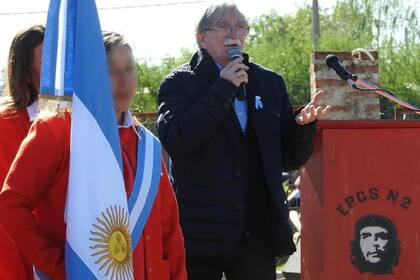 Los alumnos cantaron la canción "Hasta siempre, comandante"