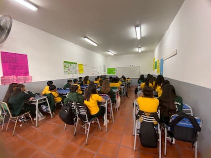 Los alumnos del primer año de secundario del Instituto San Nicolás de Los Polvorines de Malvinas Argentinas