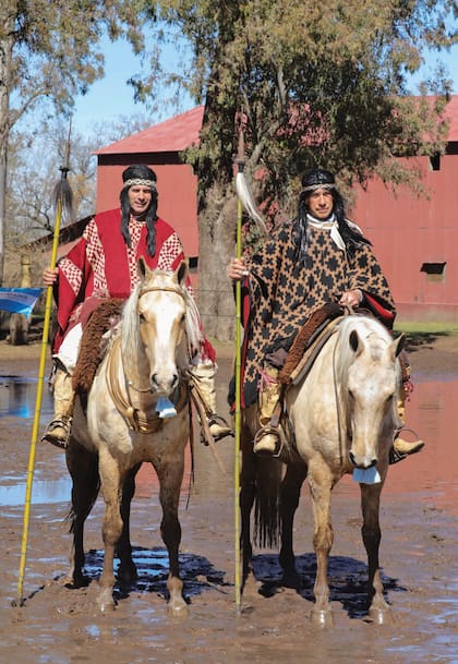 Los alumnos y ex alumnos de la escuela de doma de Polito armaron un espectáculo para contar la historia de la doma.