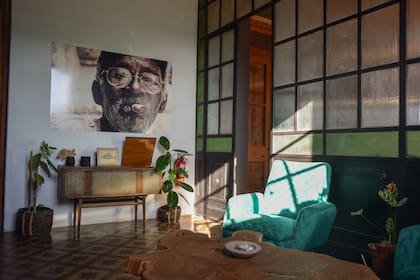 Los ambientes del flamante guest house lucen recuperados.