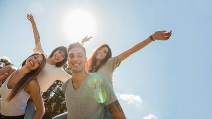 Los amigos proporcionan bienestar subjetivo