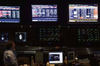 Letras, bonos, acciones... qué elegir en el mes del carnaval