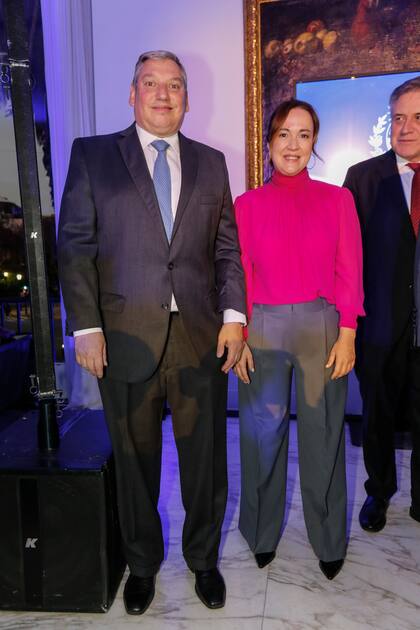 Los anfitriones, Carlos Enciso Christiansen y María Noel Crucci