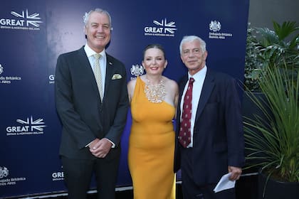 Los anfitriones reciben al ministro de Justicia, Mariano Cúneo Libarona