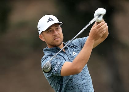 LOS ANGELES, CALIFORNIA - JUNE 15: Xander Schauffele of The United States plays his tee shot on the 12th hole during the first round of the 123rd U.S. Open Championship at The Los Angeles Country Club on June 15, 2023 in Los Angeles, California. (Photo by David Cannon/Getty Images) (Photo by DAVID CANNON / David Cannon Collection / Getty Images via AFP)