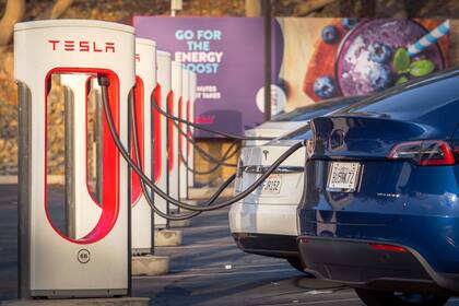Tesla incluyó en sus servicios el reciclado de las baterías de sus autos
