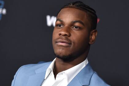 John Boyega acompañá a De Niro en The Formula