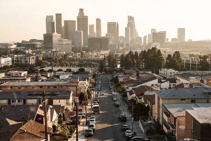 Los Ángeles se ubica como la octava ciudad más cara para los solteros, con un gasto por año de US$9913 más que las parejas.