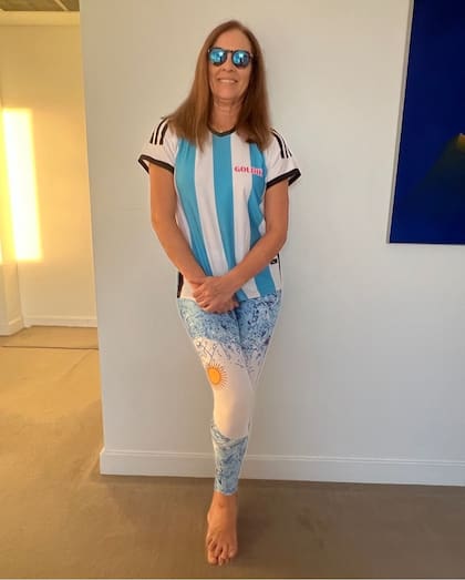 Los años pasaron, la pasión sigue: Liliana Casanova se dedica a la moda con sus propios diseños