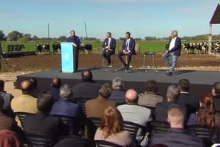 Los anuncios relacionados con las compensaciones a las avícolas se hicieron en la localidad de Navarro, provincia de Buenos Aires