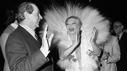 Los aplausos producen un ruido fuerte sin mucho esfuerzo.