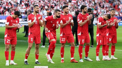 Los aplausos también pueden marcar un período de transición. Después de los himnos nacionales, suelen marcar el inicio de un evento deportivo.