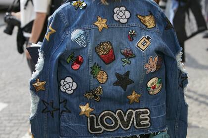 Los apliques de canutillos son vistosos y fáciles de pegar