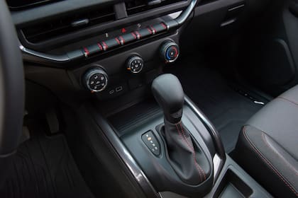 Los apliques en rojo son exclusivos de esta versión