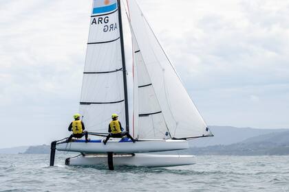 Los argentinos de la clase nacra 17 ganaron 11 de las 12 regatas de la etapa regular y lograron la medalla de oro antes de la medal race