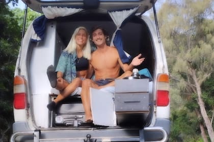 Los argentinos Lahisa y Franco recorrieron Australia durante un año en una VAN