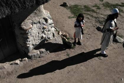Los arhuacos instauraron el sistema de educación bilingüe que preserva sus tradiciones

