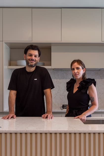 Los arquitectos Cielo Pipkin y Pablo Ghía, a cargo de la reforma y el interiorismo.