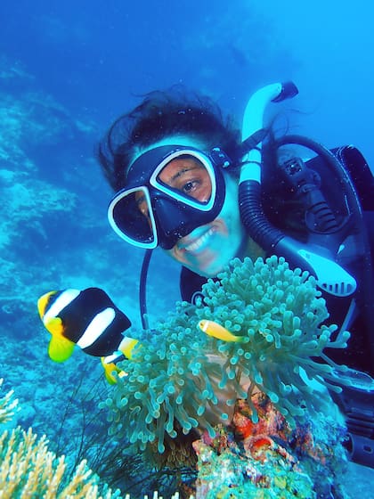 Los arrecifes de coral - un organismo sensible, vulnerable a las condiciones climáticas extremas y a los cambios ambientales repentinos- protegen las playas vírgenes y las lagunas cristalinas de las islas. Son el hábitat de una sorprendente variedad de peces, crustáceos e insólitos moluscos tropicales.